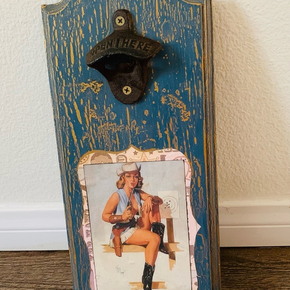 Klein Bottle opener - Picture 1 of 7